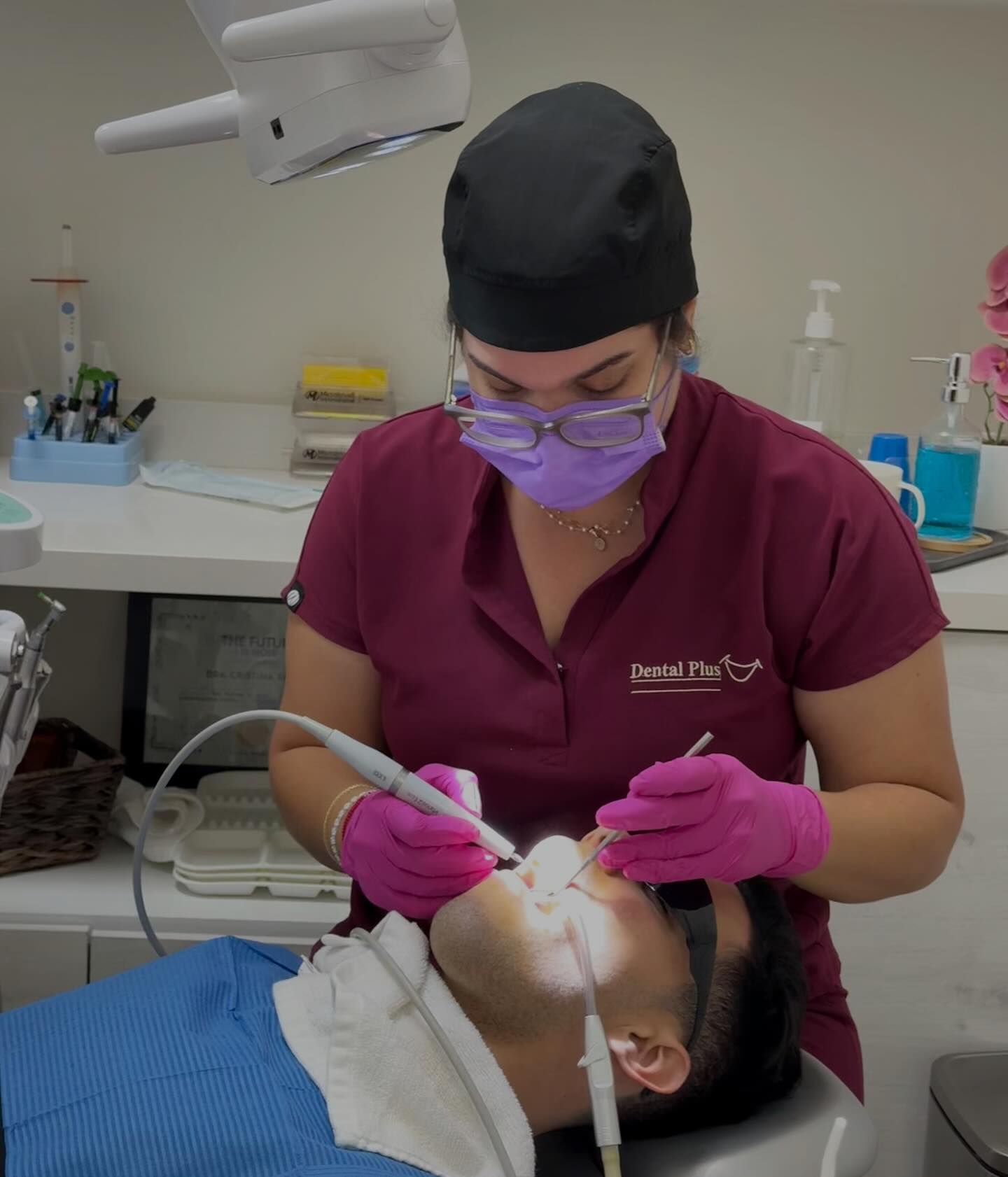 Precision intraoral scanner at dental clinic Cancun