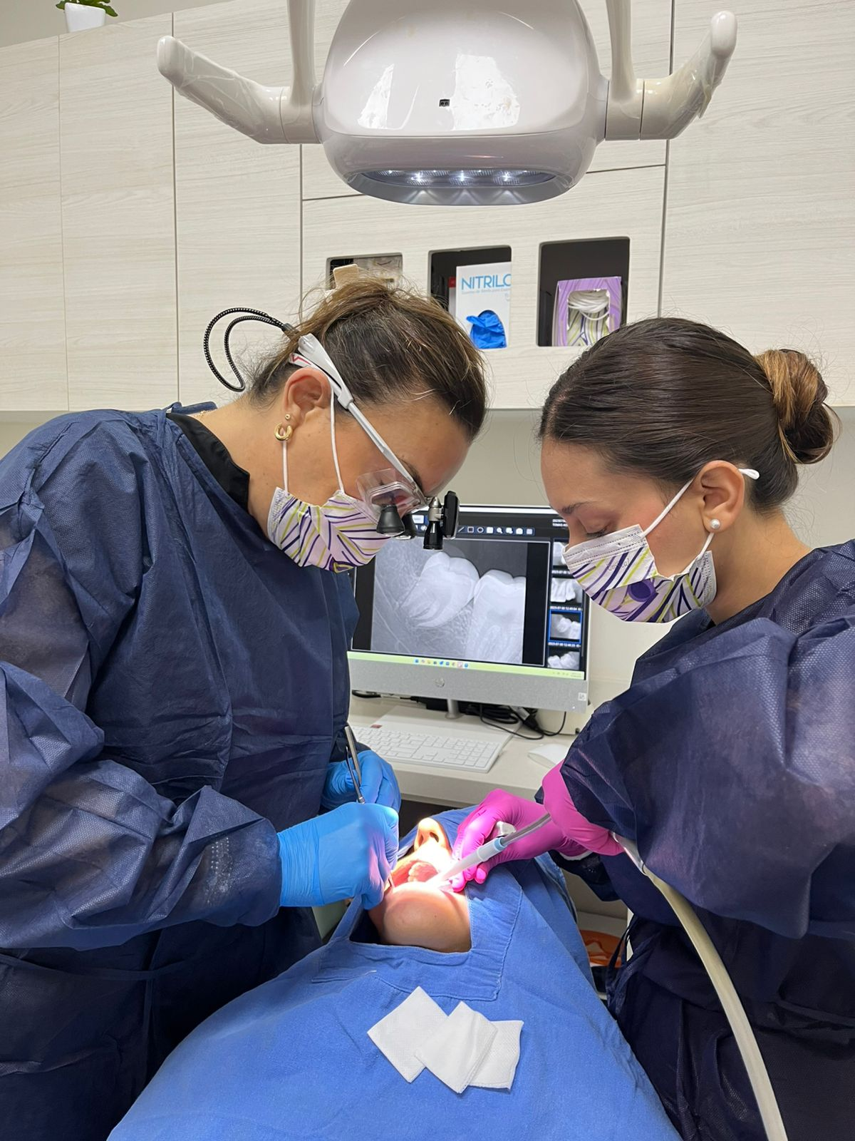 Precision procedures at dental clinic Cancun